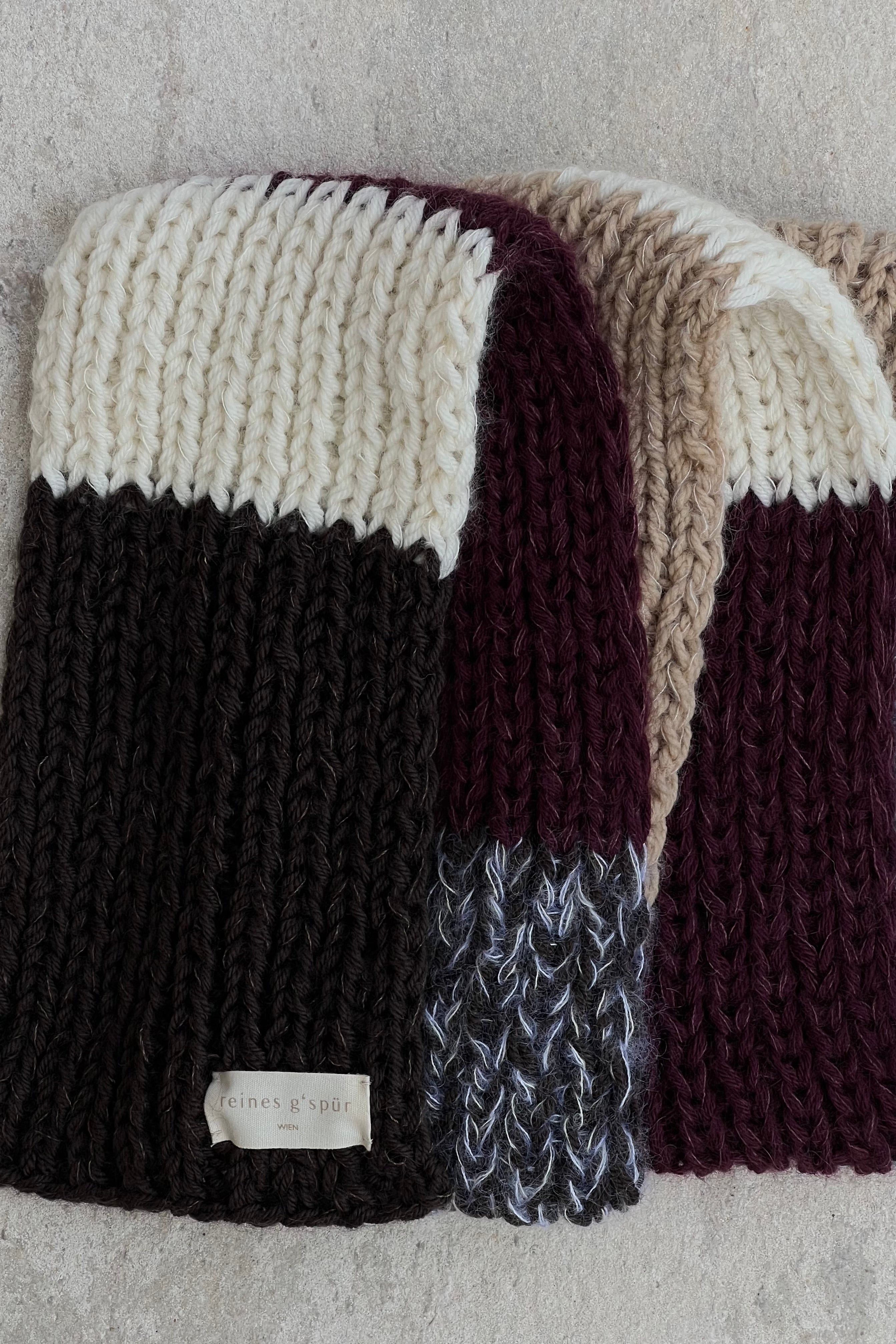 Schal aus Wollkombination